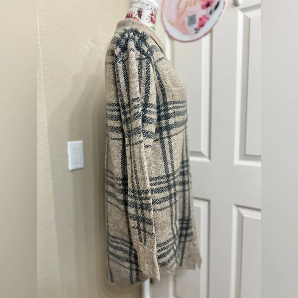 Jessica Simpson Tan and Black Plaid Cardigan